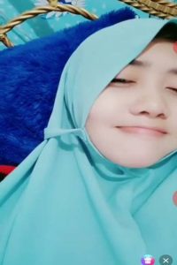 Bebel Jilbab Cantik Bugil Omek Show