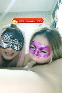 Duo Tante Rebutan Kontol Om Nyepong