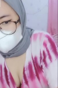 Jilbab Cantik Live Nakal Show Belahan Dada