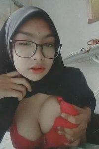 Jilbab Hitam Indo Bikin Sange