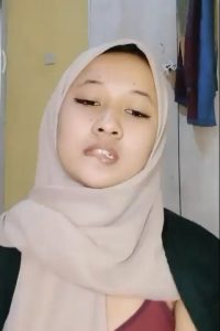 Maudy Jilbab Cantik Kuliahan Live Buka-Bukaan