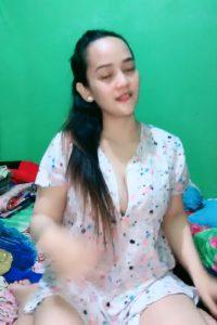 Tante Renee Pake Daster Pamer Pantat Short Video