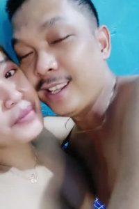 TIA dan Suami Live Ngewe Sama-sama Hyper Sex