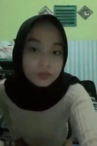 Mahasiswi Hijab Live Bugil Hot