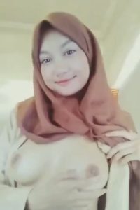 Hijab Coklat Buka Uting