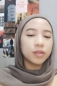 Yunita Jilbab Coklat Omek Ngangkang