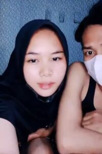 Live Pasutri Jilbab Hitam Ngewe Enak Sayang