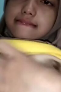 Abg Jilbab Perawan Desa Kecanduan Omek